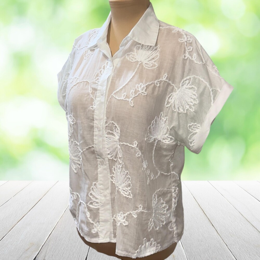 KINDRED Embroidered Shirt Sheer Short Sleeve White on White Button Up Womens L